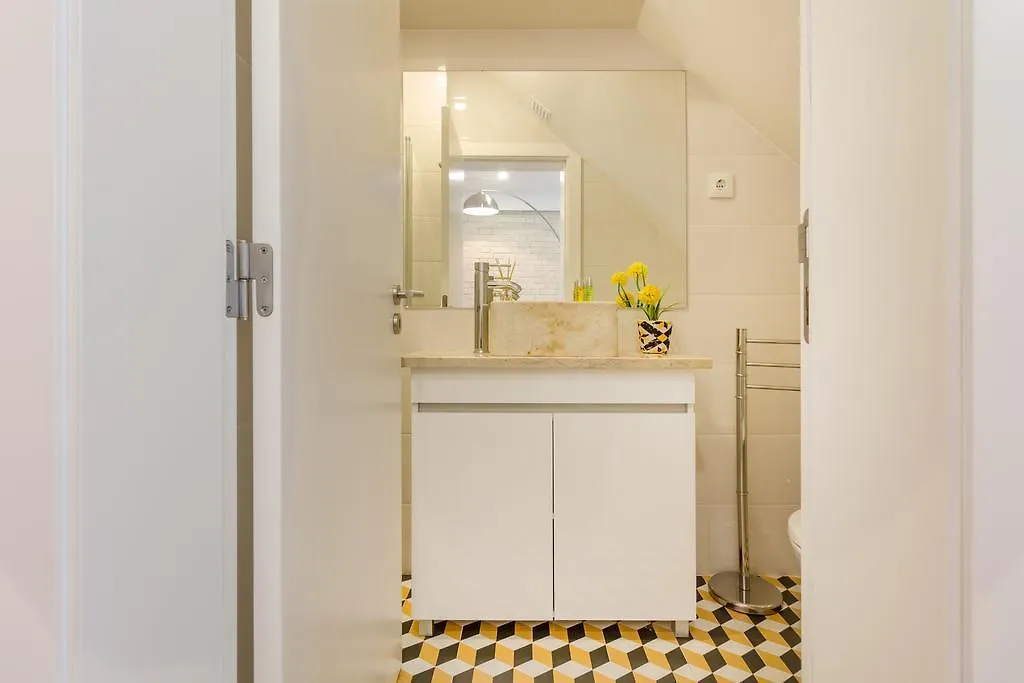 Steps Lisbon Apartment